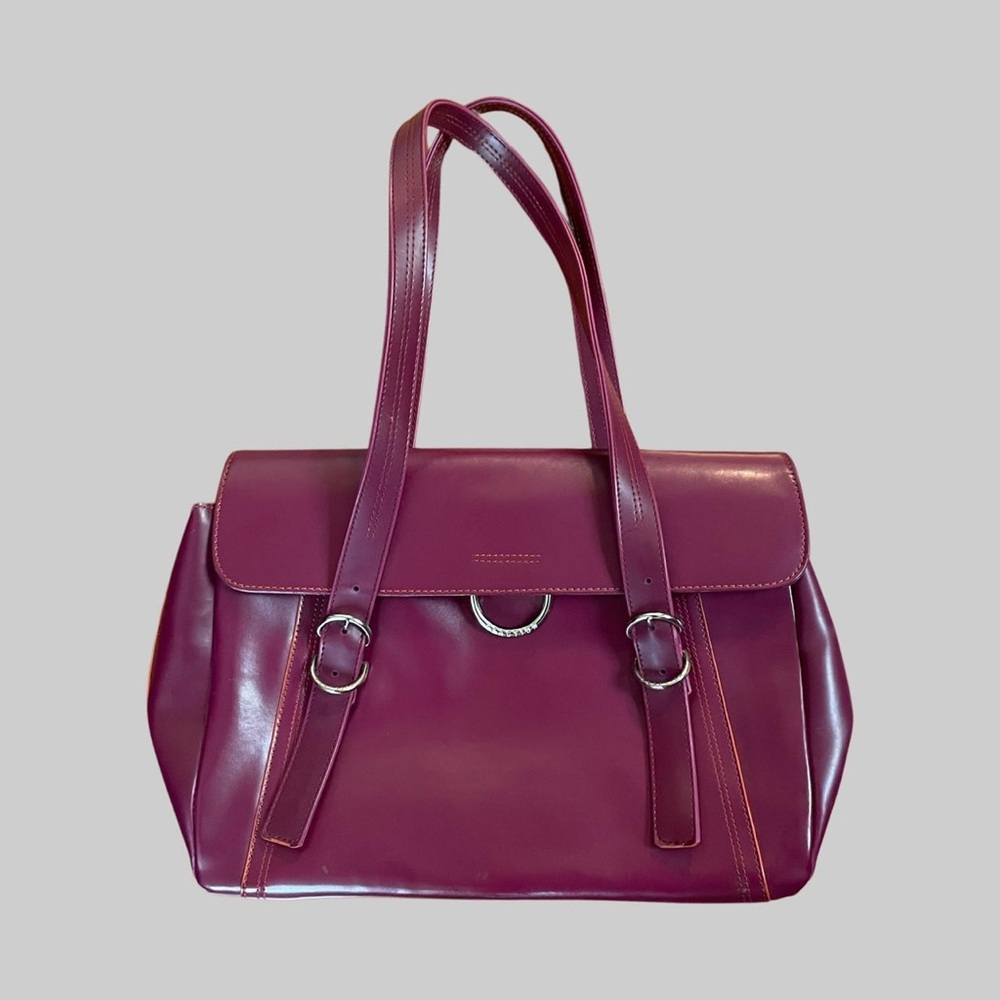 [SOLD] 2000s KENNETH COLE REACTION PATENT LEATHER FLAP PURSE
